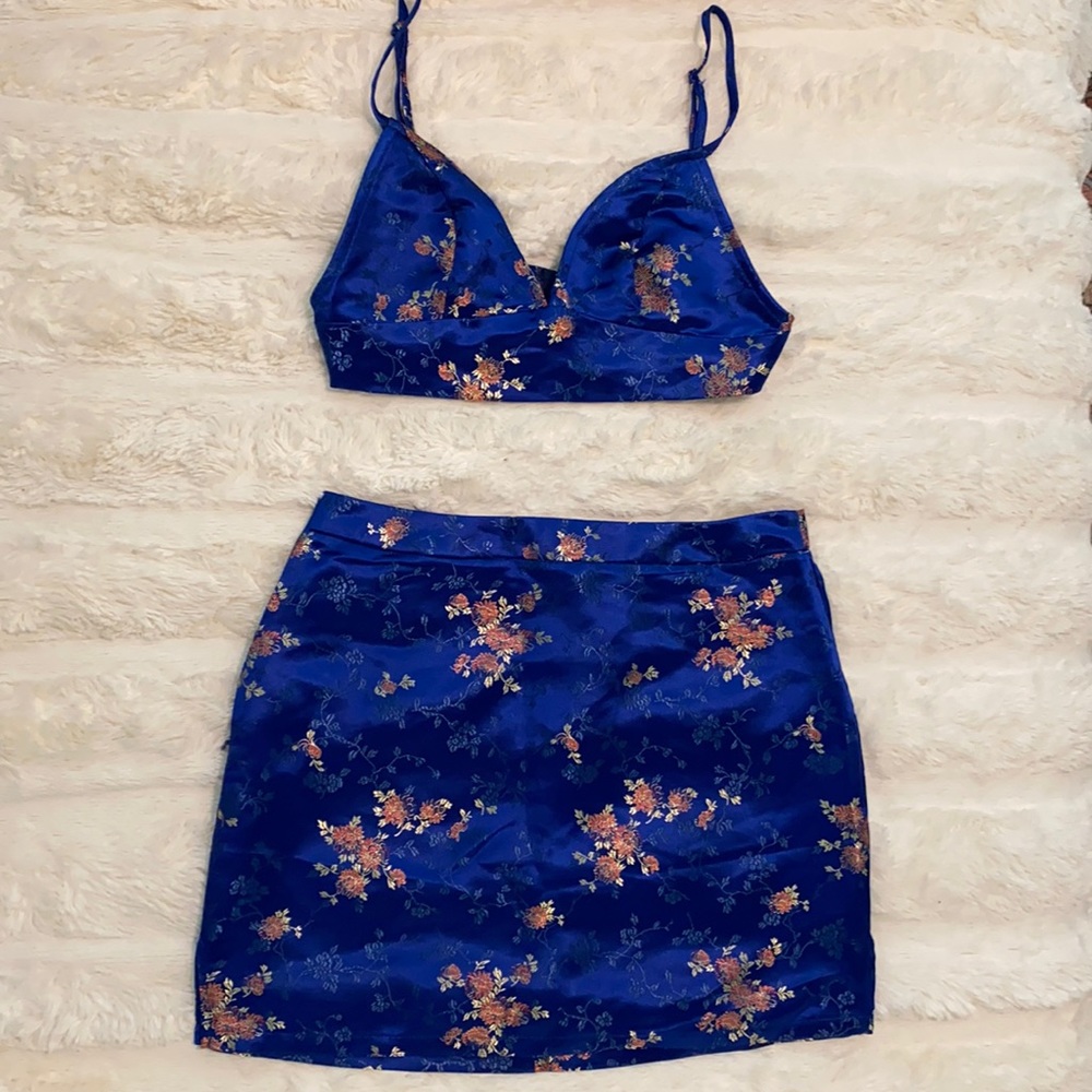 Oriental pattern 2 piece skirt set